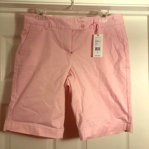 Woman’s 8 vineyard vines shorts NWT